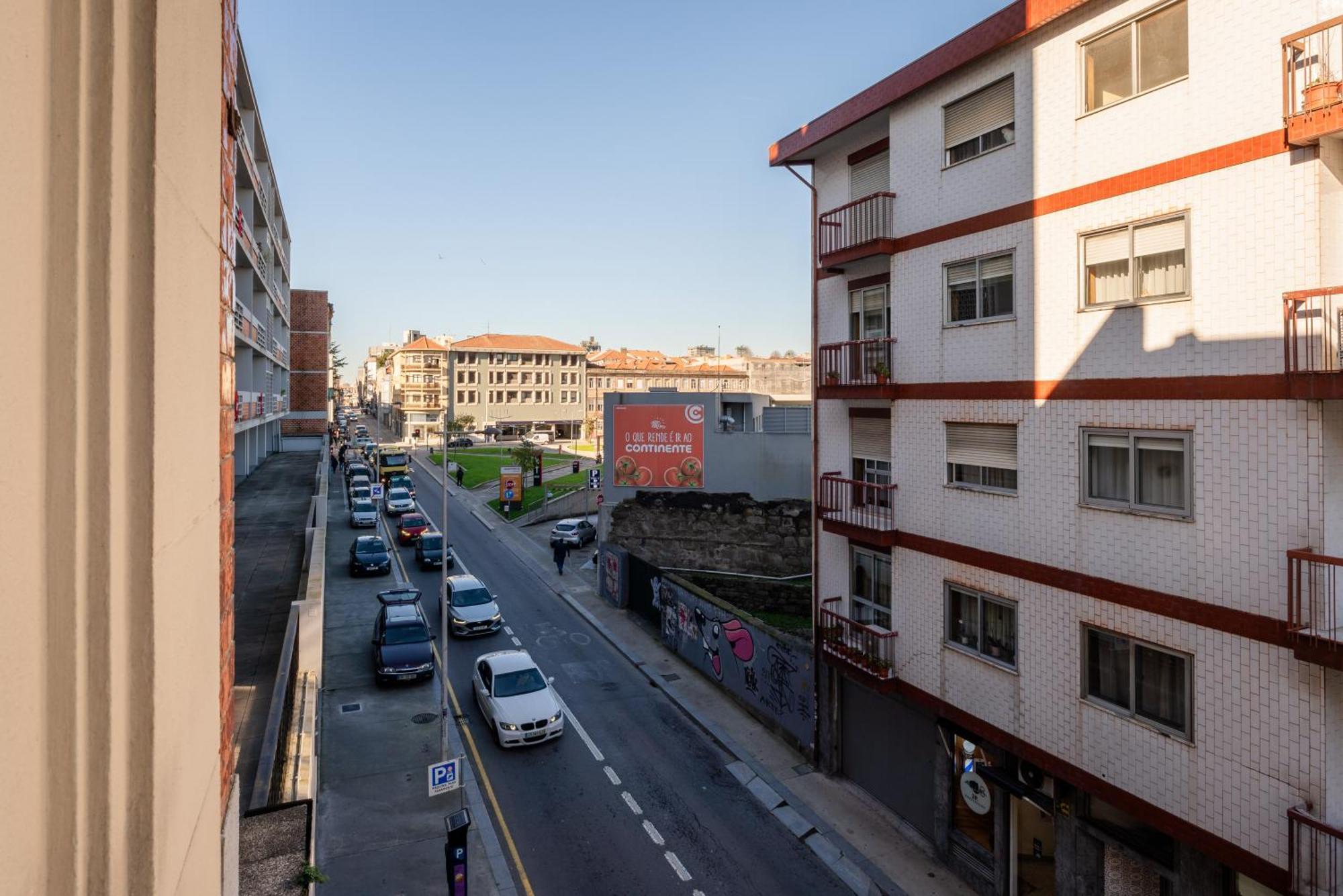 Host Wise - Spacious Comfortable Apartment - Balcony Porto Exterior foto