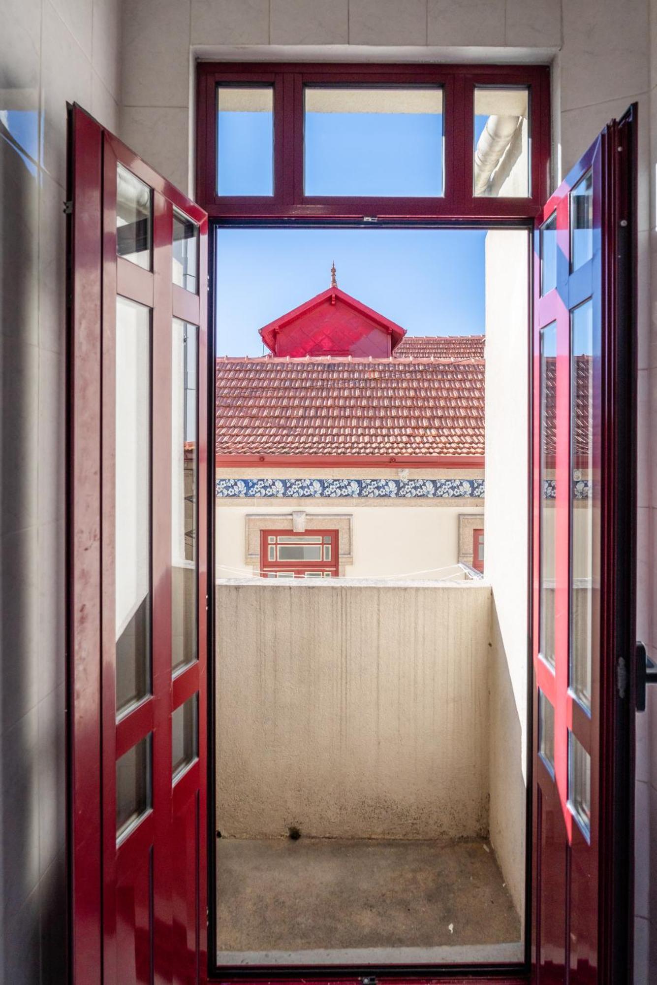Host Wise - Spacious Comfortable Apartment - Balcony Porto Exterior foto